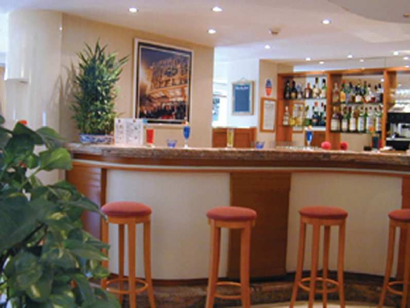 Hotel Beausejour 戛纳 外观 照片